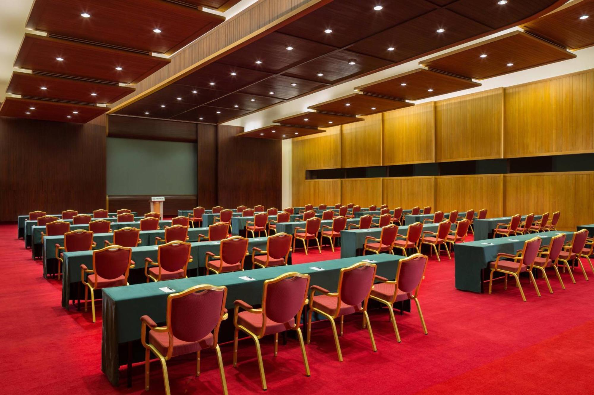 Sheraton Grand & Convention